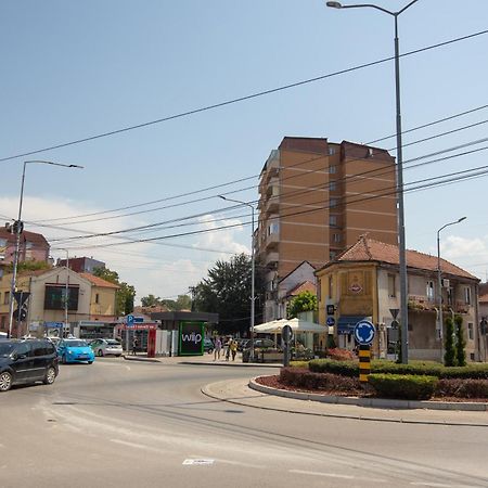 4 Rooms Apartments Ni Kültér fotó