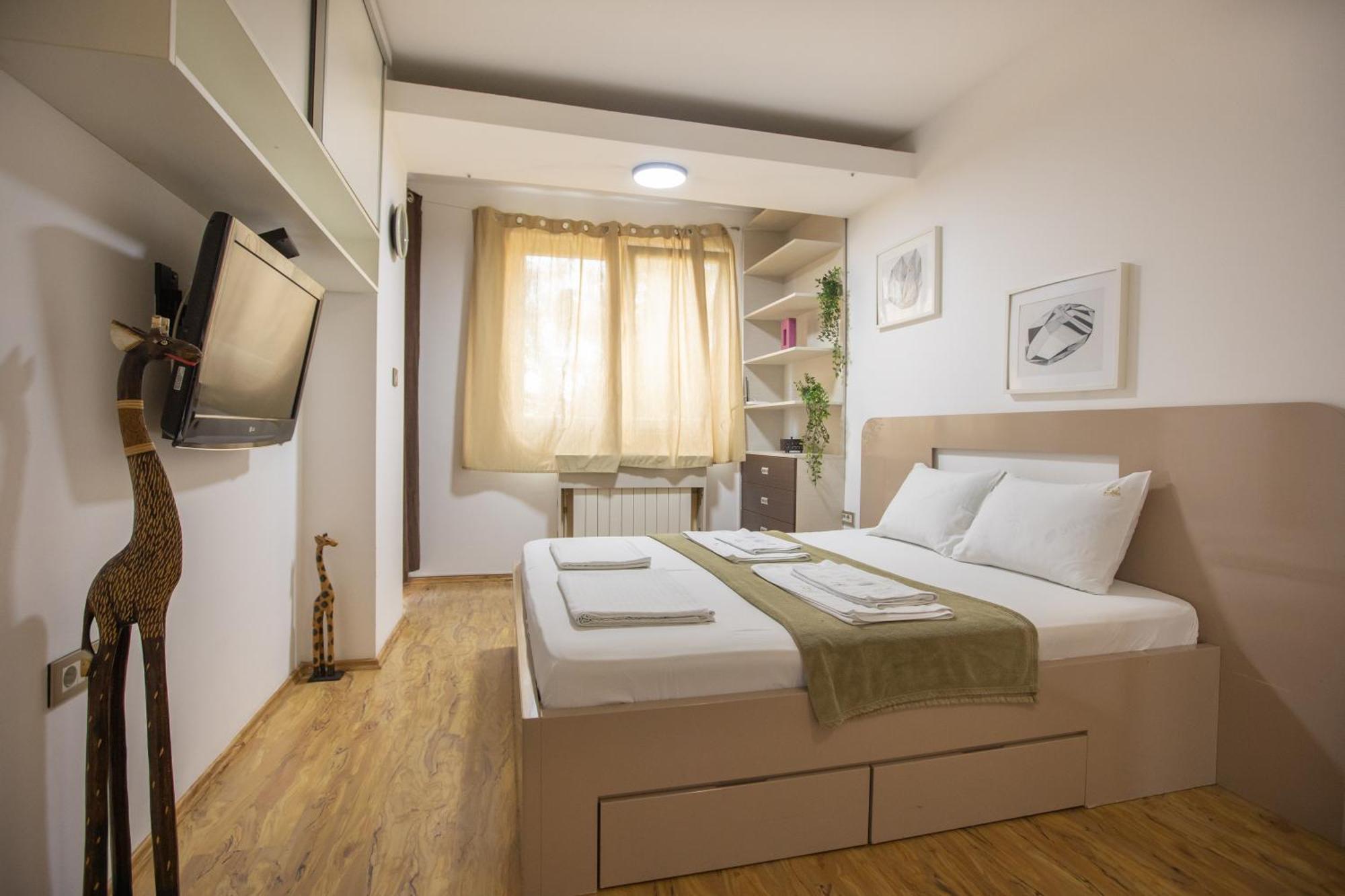 4 Rooms Apartments Ni Kültér fotó