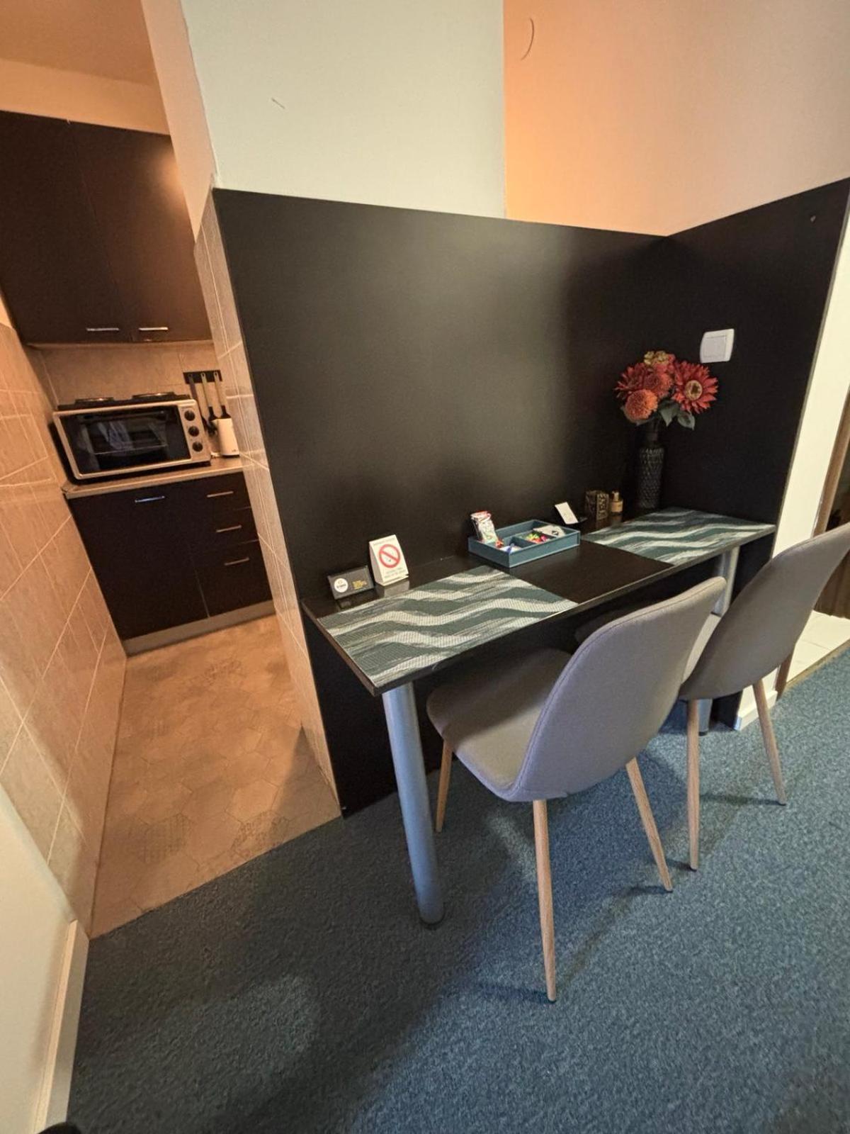 4 Rooms Apartments Ni Kültér fotó