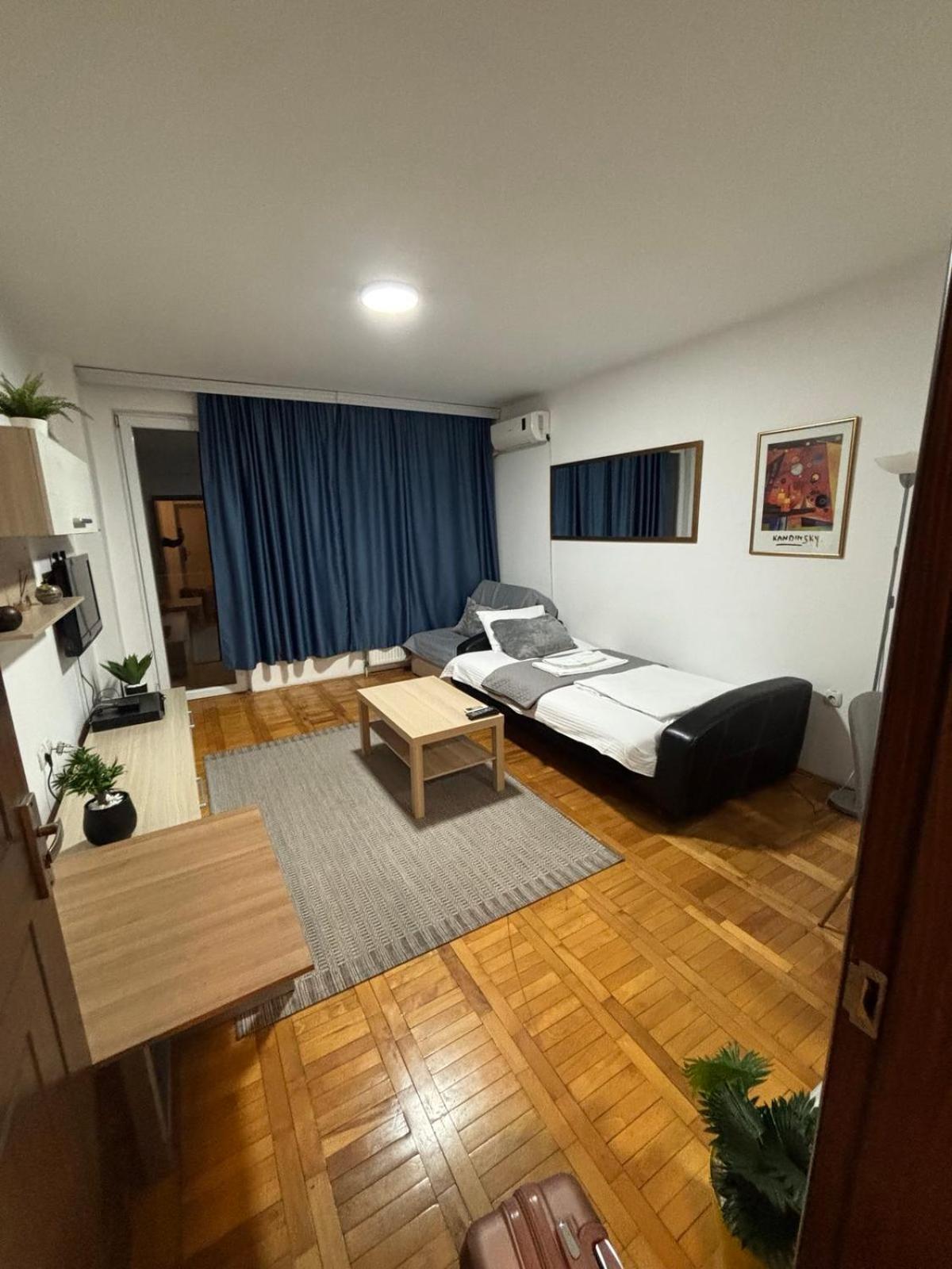 4 Rooms Apartments Ni Kültér fotó