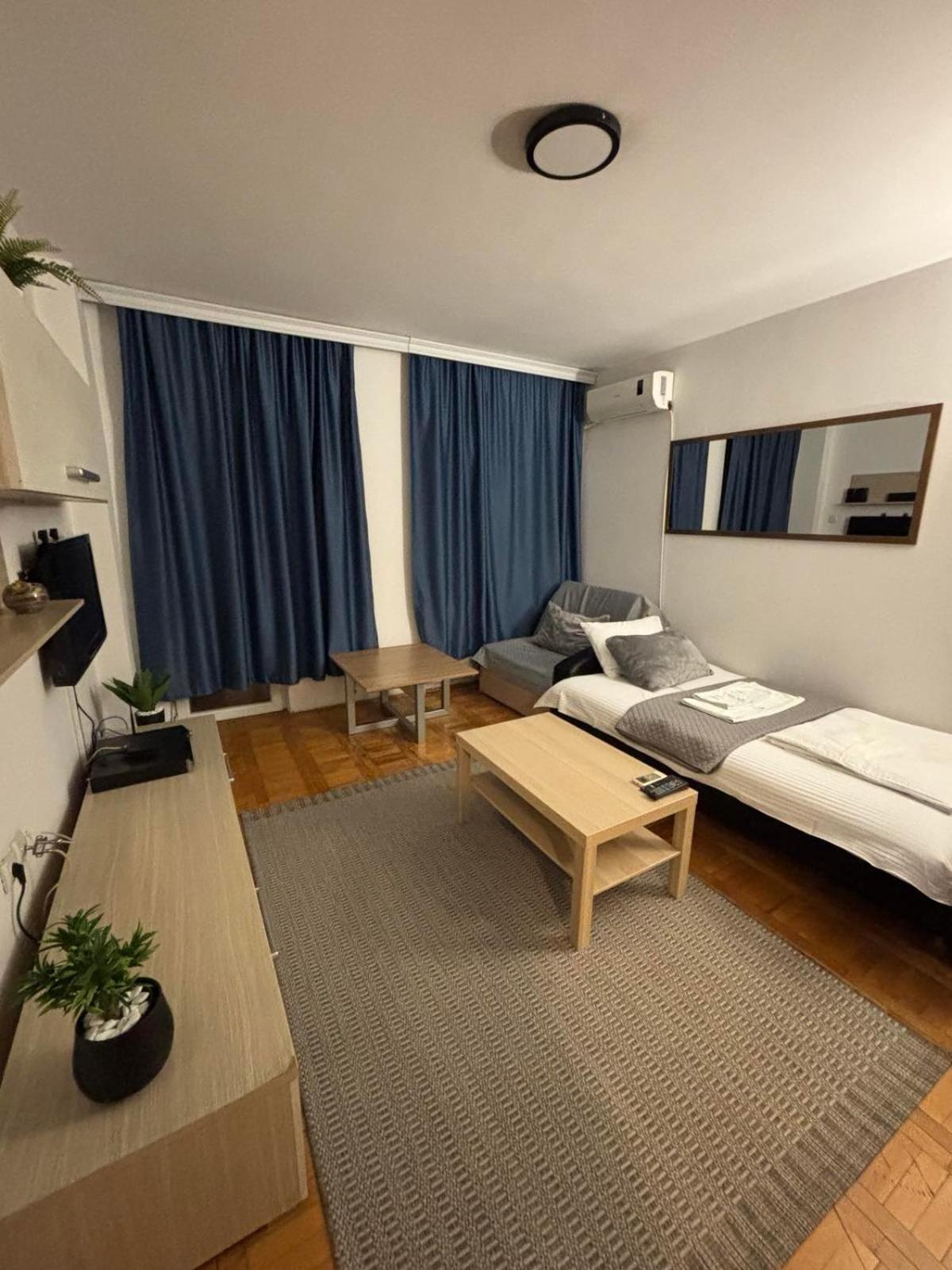 4 Rooms Apartments Ni Kültér fotó